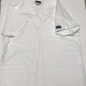 🌻Cherokee white scrub top